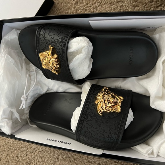 Versace sandals for woman - Picture 1 of 3